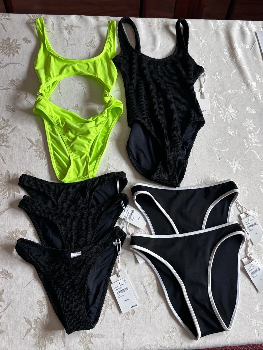 $463 Bundle 7 Piece Good American Bathing Suit XXS/XS One Piece, Monokini Bikini